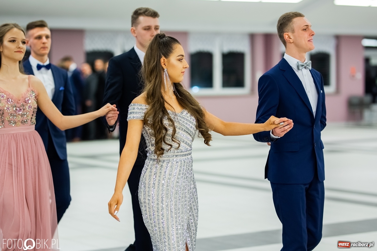 Zdjęcie w galerii na portalu naszraciborz.pl: Bal maturalny II LO w Zakrzowie [FOTO i WIDEO] wiadomości z regionu