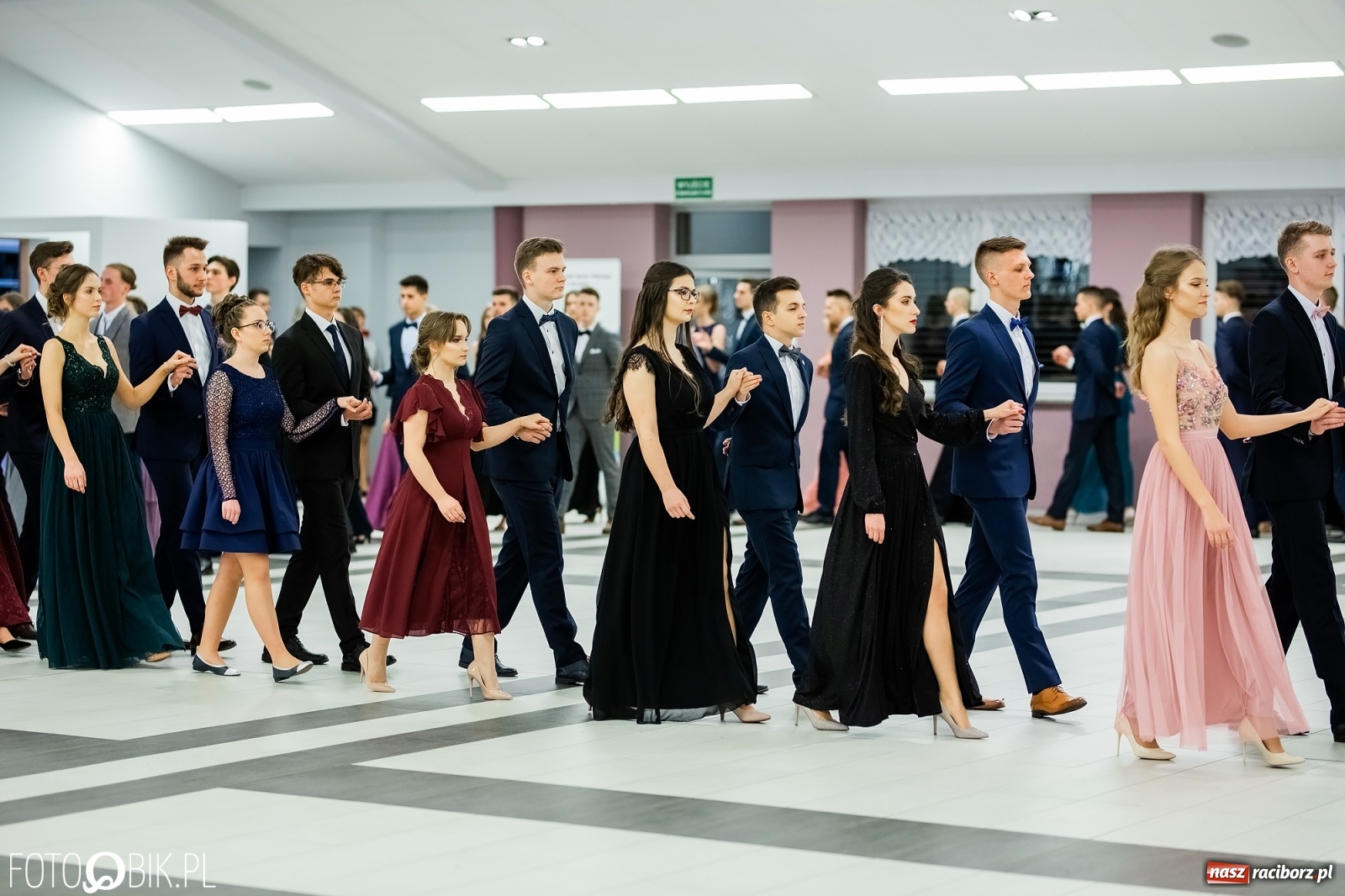 Zdjęcie w galerii na portalu naszraciborz.pl: Bal maturalny II LO w Zakrzowie [FOTO i WIDEO] wiadomości z regionu