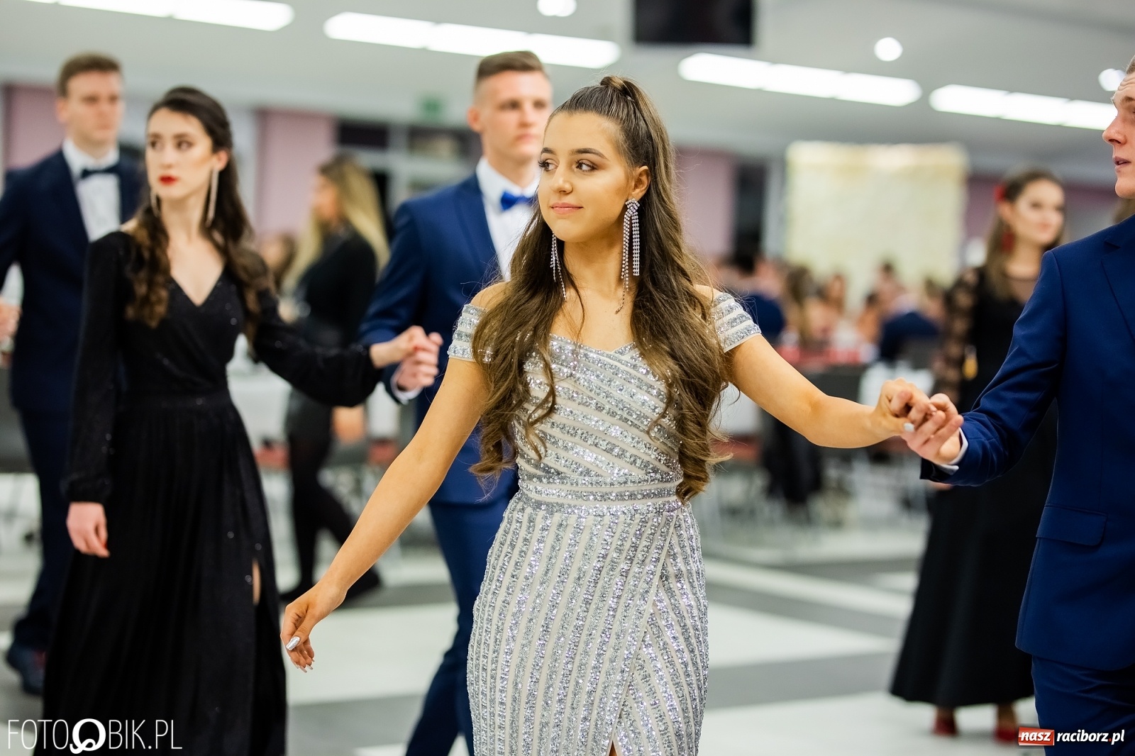 Zdjęcie w galerii na portalu naszraciborz.pl: Bal maturalny II LO w Zakrzowie [FOTO i WIDEO] wiadomości z regionu