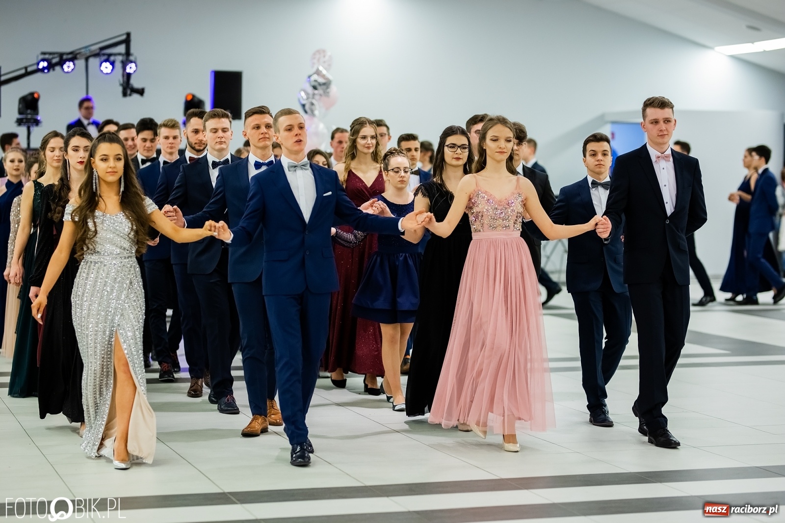 Zdjęcie w galerii na portalu naszraciborz.pl: Bal maturalny II LO w Zakrzowie [FOTO i WIDEO] wiadomości z regionu