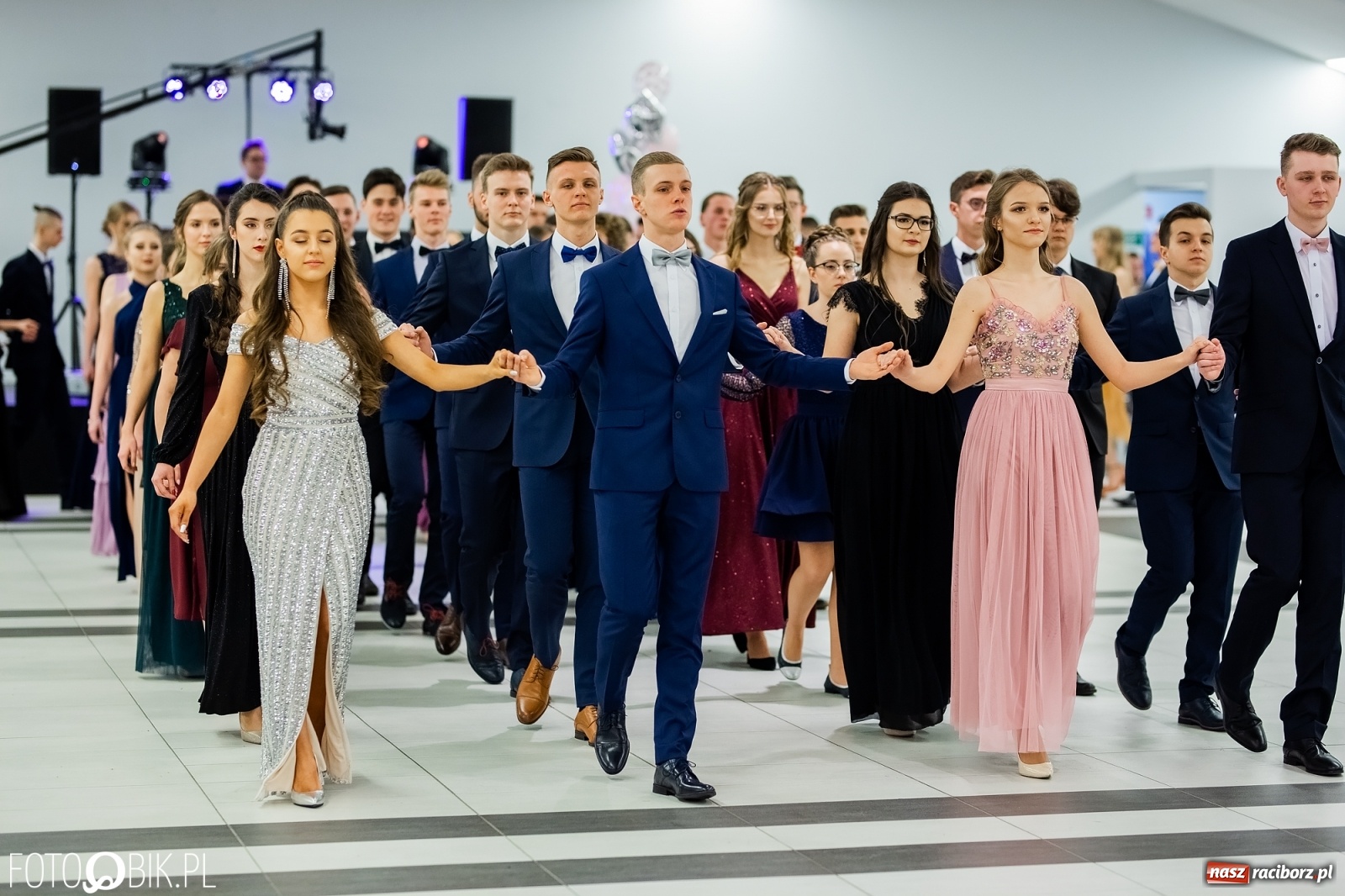 Zdjęcie w galerii na portalu naszraciborz.pl: Bal maturalny II LO w Zakrzowie [FOTO i WIDEO] wiadomości z regionu