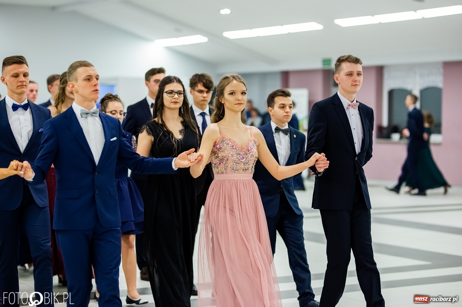 Zdjęcie w galerii na portalu naszraciborz.pl: Bal maturalny II LO w Zakrzowie [FOTO i WIDEO] wiadomości z regionu