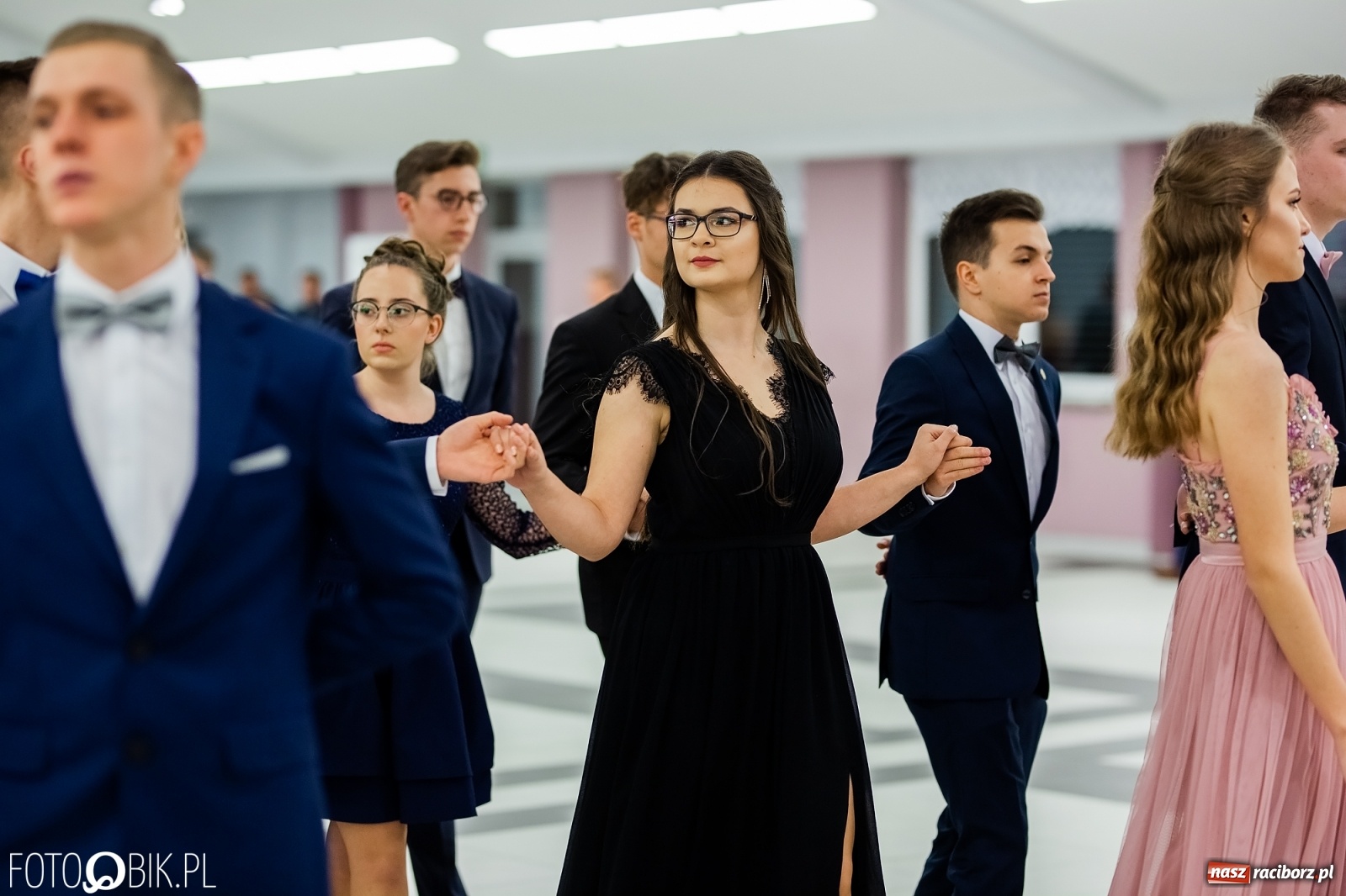 Zdjęcie w galerii na portalu naszraciborz.pl: Bal maturalny II LO w Zakrzowie [FOTO i WIDEO] wiadomości z regionu