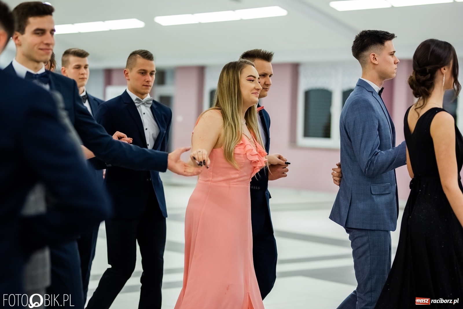 Zdjęcie w galerii na portalu naszraciborz.pl: Bal maturalny II LO w Zakrzowie [FOTO i WIDEO] wiadomości z regionu