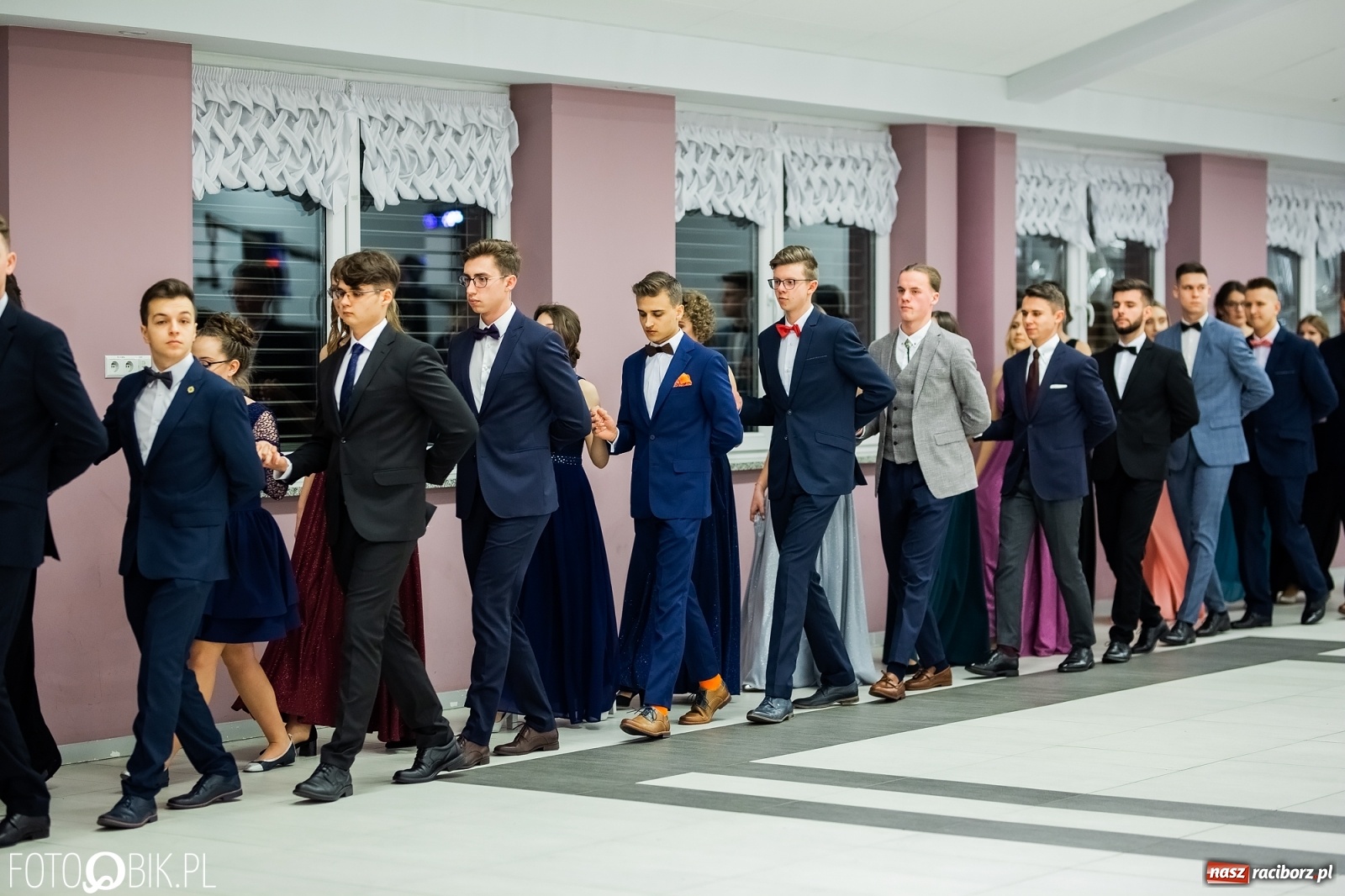 Zdjęcie w galerii na portalu naszraciborz.pl: Bal maturalny II LO w Zakrzowie [FOTO i WIDEO] wiadomości z regionu