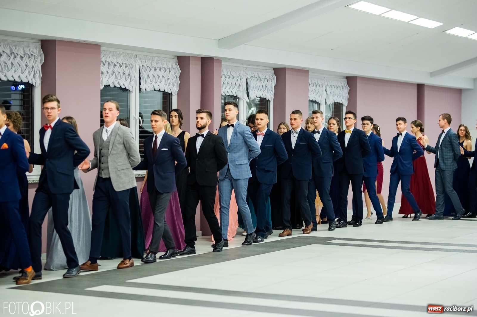 Zdjęcie w galerii na portalu naszraciborz.pl: Bal maturalny II LO w Zakrzowie [FOTO i WIDEO] wiadomości z regionu