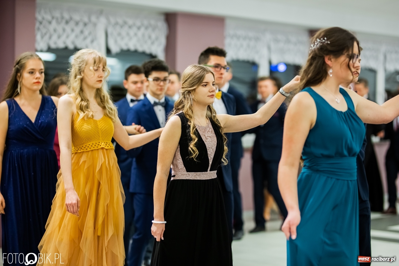 Zdjęcie w galerii na portalu naszraciborz.pl: Bal maturalny II LO w Zakrzowie [FOTO i WIDEO] wiadomości z regionu