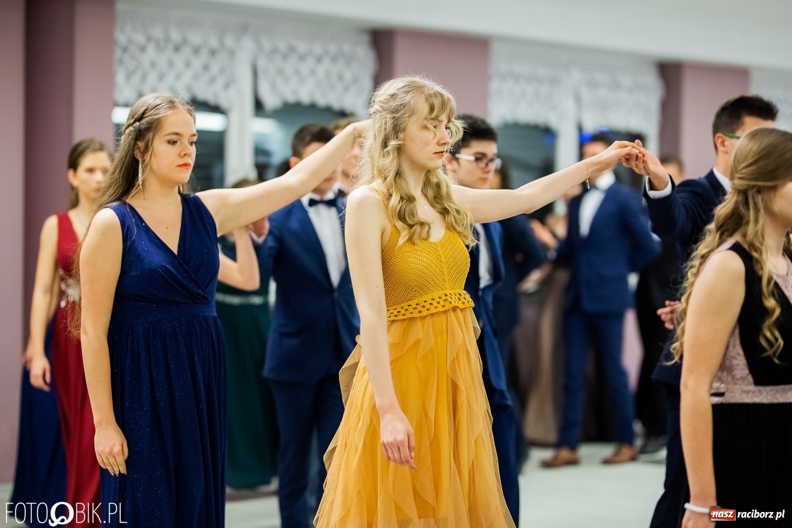 Zdjęcie w galerii na portalu naszraciborz.pl: Bal maturalny II LO w Zakrzowie [FOTO i WIDEO] wiadomości z regionu