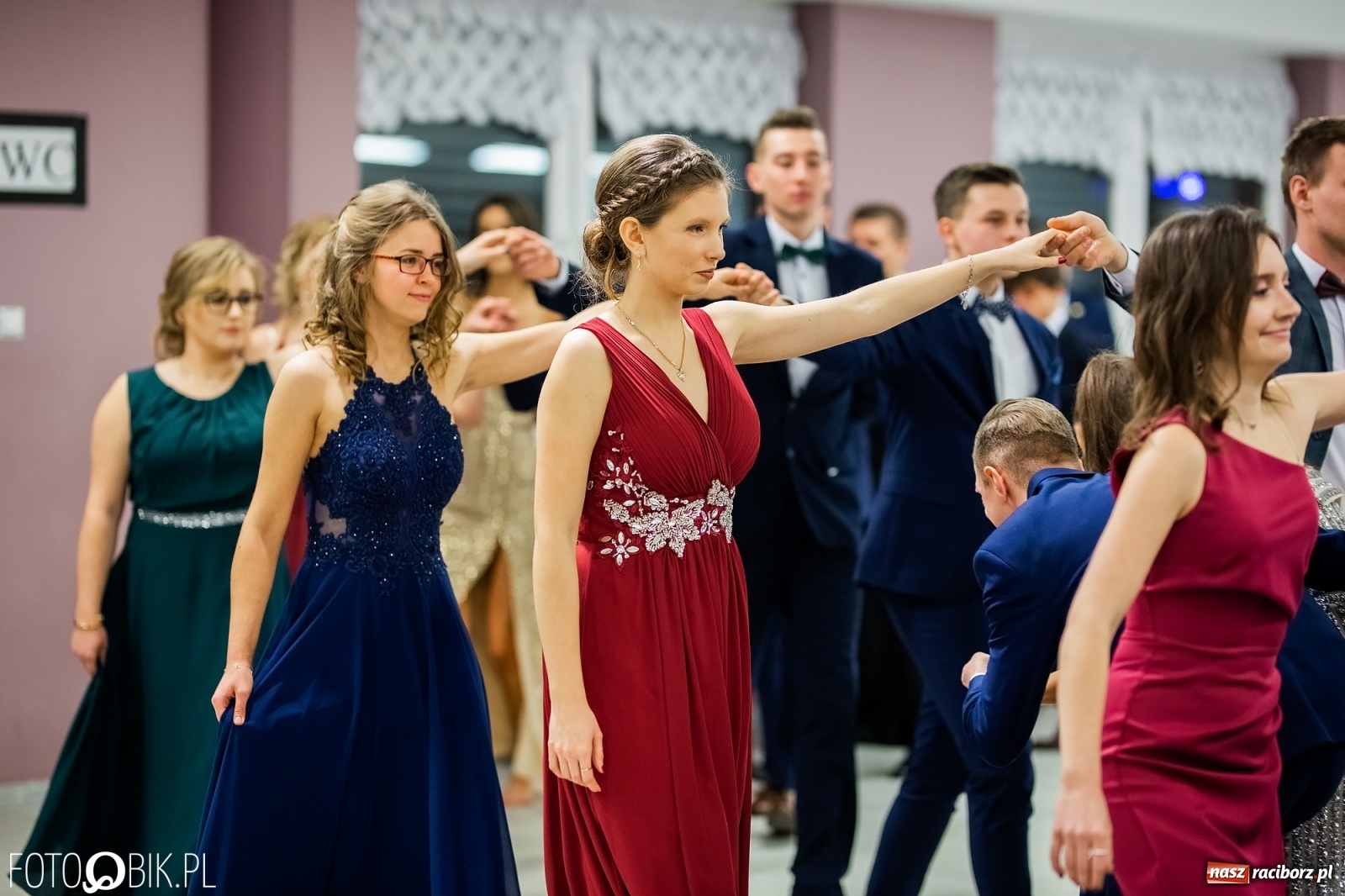 Zdjęcie w galerii na portalu naszraciborz.pl: Bal maturalny II LO w Zakrzowie [FOTO i WIDEO] wiadomości z regionu