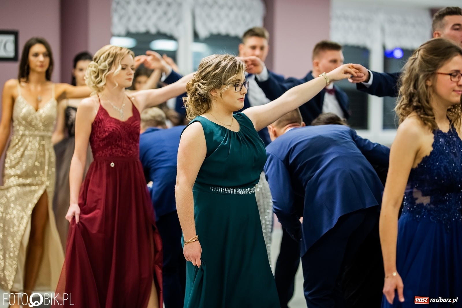 Zdjęcie w galerii na portalu naszraciborz.pl: Bal maturalny II LO w Zakrzowie [FOTO i WIDEO] wiadomości z regionu