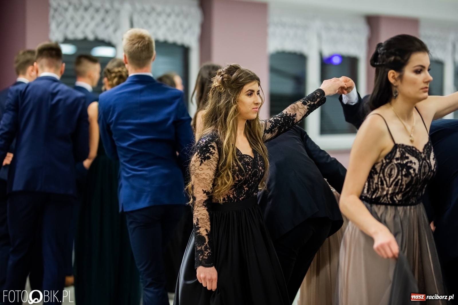 Zdjęcie w galerii na portalu naszraciborz.pl: Bal maturalny II LO w Zakrzowie [FOTO i WIDEO] wiadomości z regionu