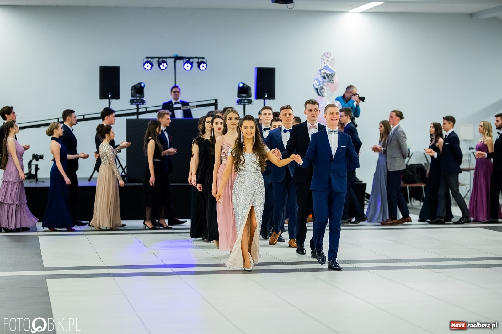 Zdjęcie w galerii na portalu naszraciborz.pl: Bal maturalny II LO w Zakrzowie [FOTO i WIDEO] wiadomości z regionu