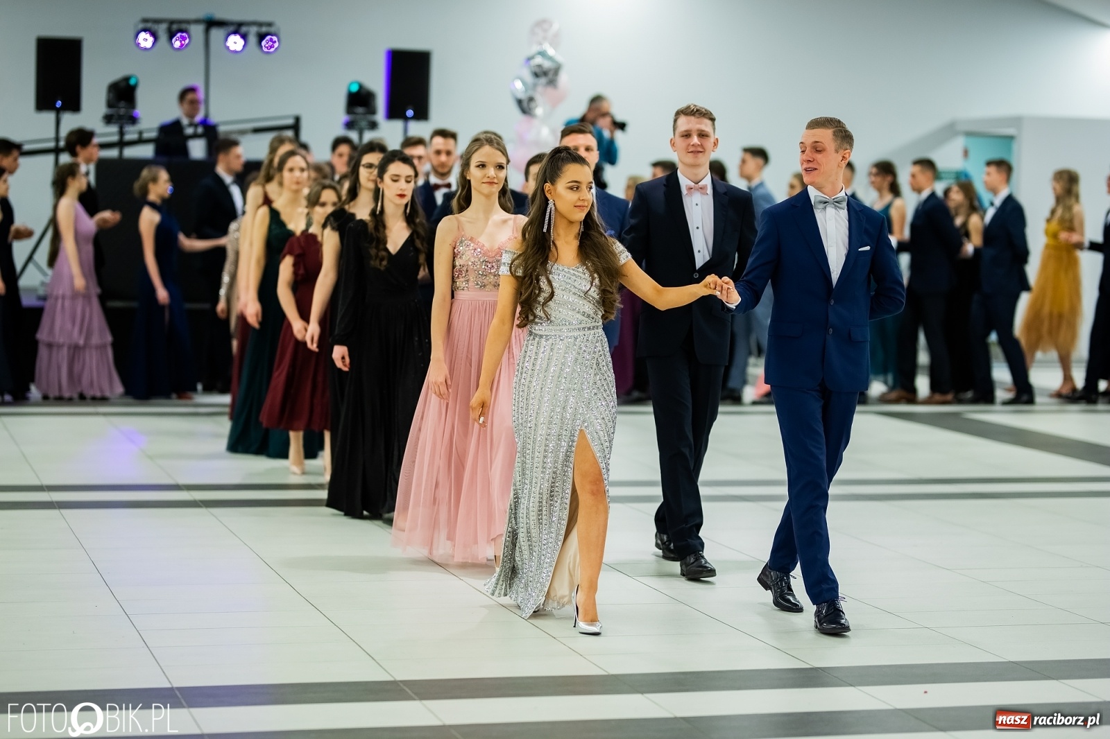 Zdjęcie w galerii na portalu naszraciborz.pl: Bal maturalny II LO w Zakrzowie [FOTO i WIDEO] wiadomości z regionu