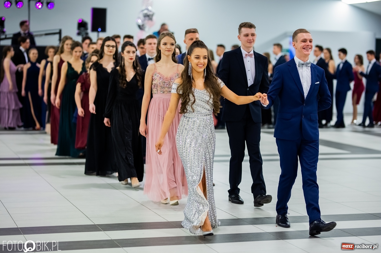 Zdjęcie w galerii na portalu naszraciborz.pl: Bal maturalny II LO w Zakrzowie [FOTO i WIDEO] wiadomości z regionu