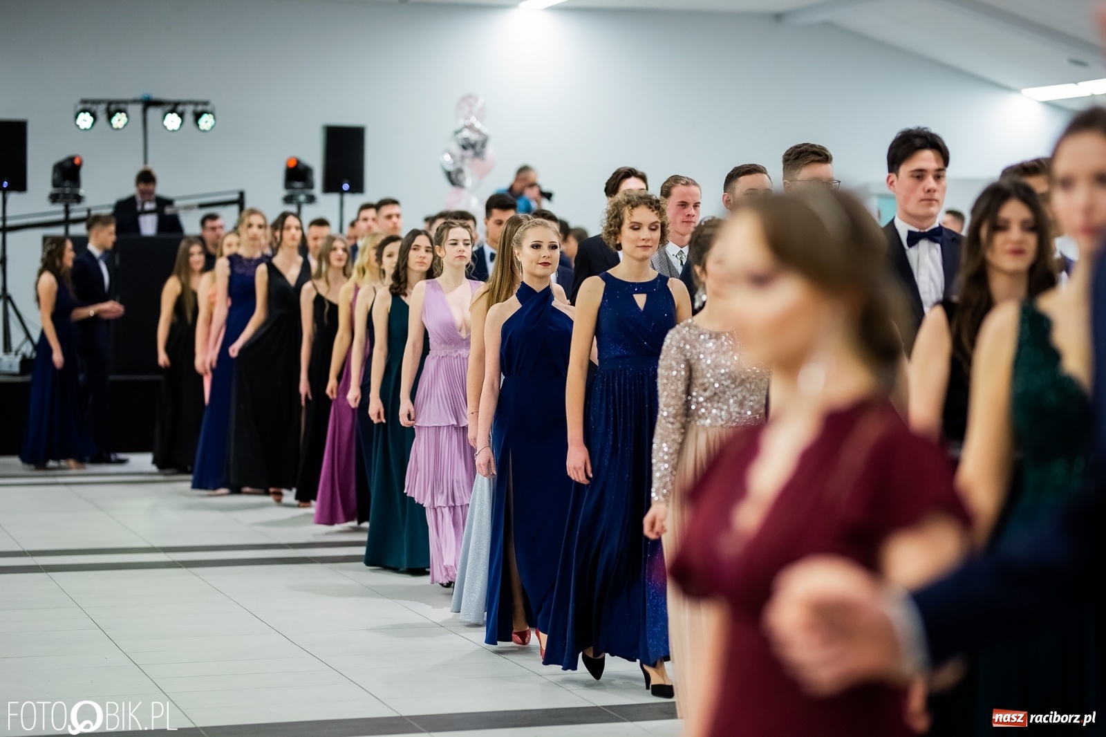 Zdjęcie w galerii na portalu naszraciborz.pl: Bal maturalny II LO w Zakrzowie [FOTO i WIDEO] wiadomości z regionu