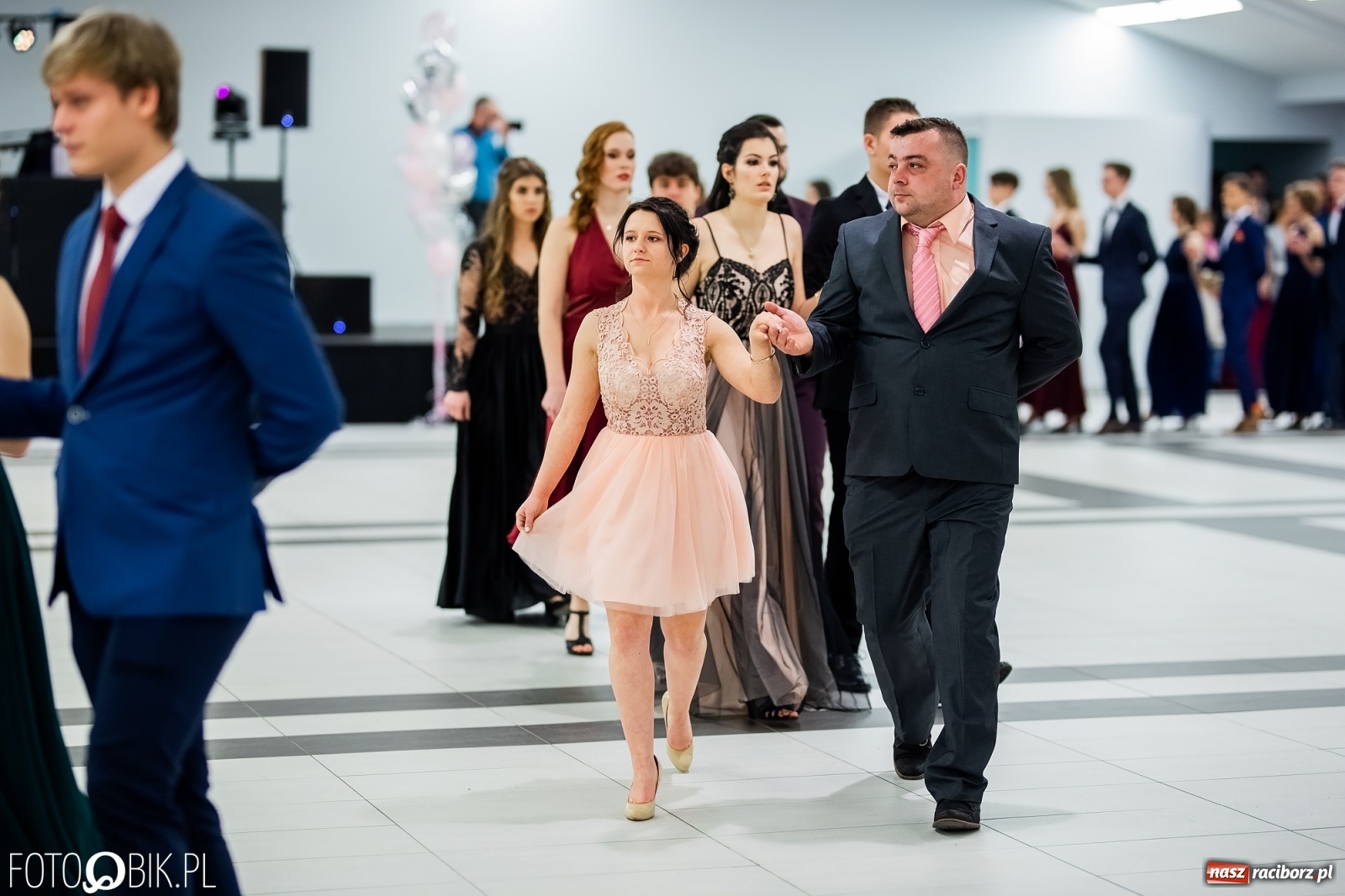 Zdjęcie w galerii na portalu naszraciborz.pl: Bal maturalny II LO w Zakrzowie [FOTO i WIDEO] wiadomości z regionu