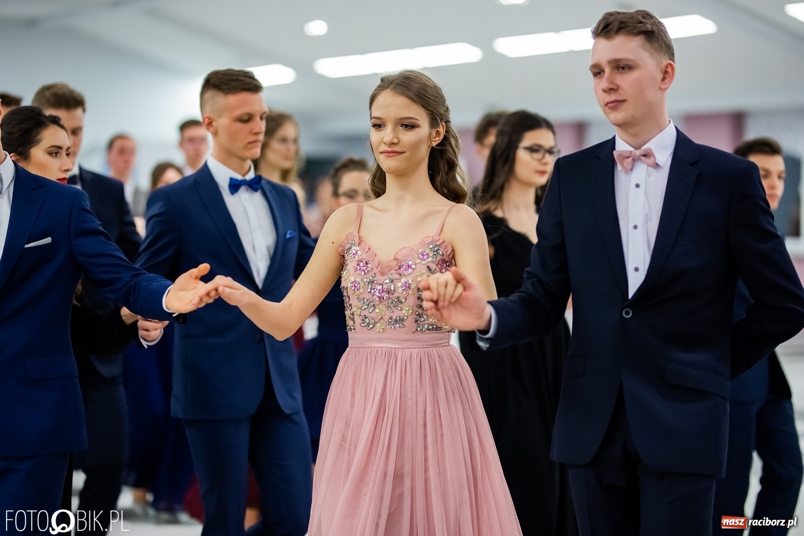 Zdjęcie w galerii na portalu naszraciborz.pl: Bal maturalny II LO w Zakrzowie [FOTO i WIDEO] wiadomości z regionu