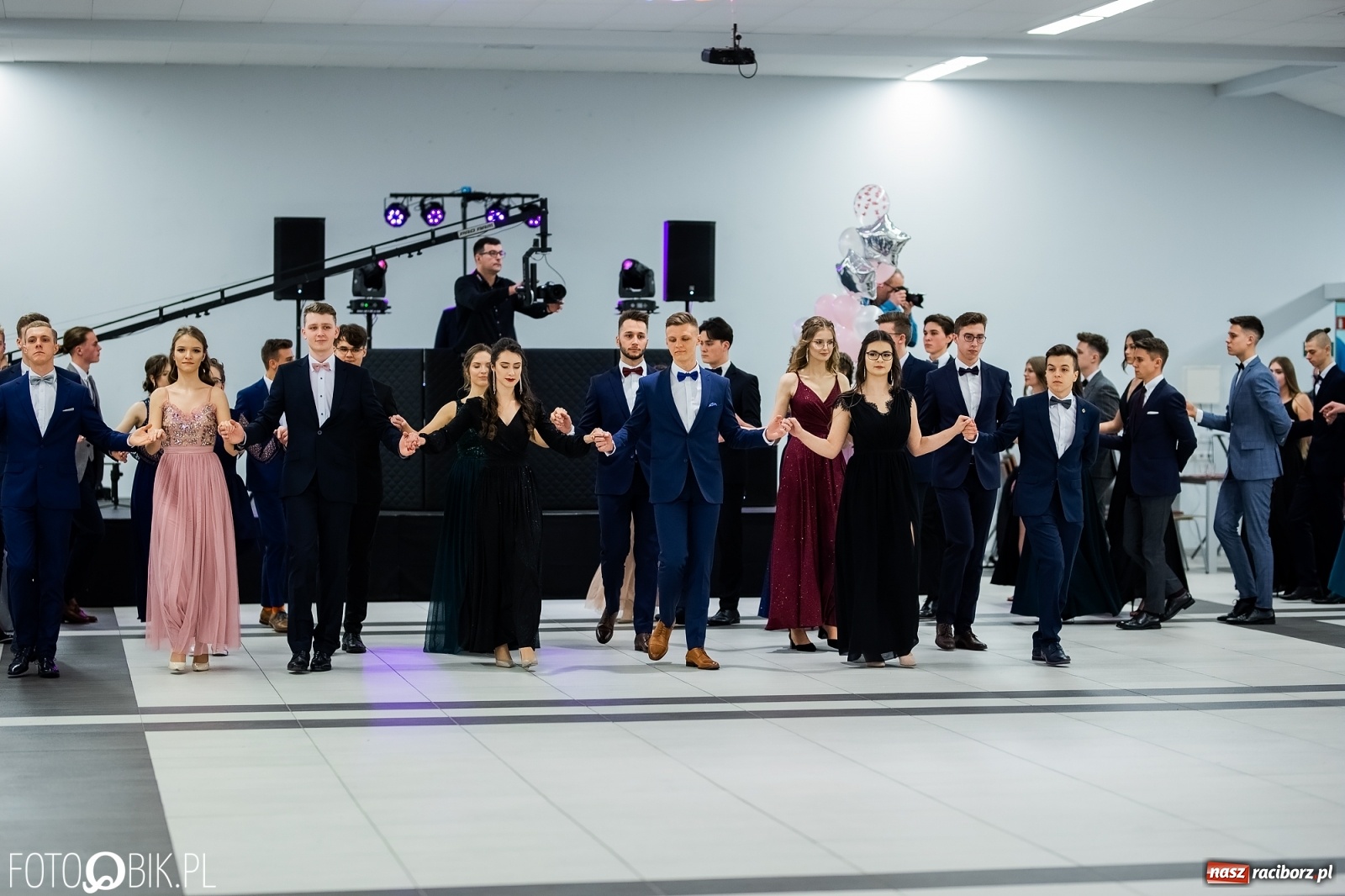 Zdjęcie w galerii na portalu naszraciborz.pl: Bal maturalny II LO w Zakrzowie [FOTO i WIDEO] wiadomości z regionu