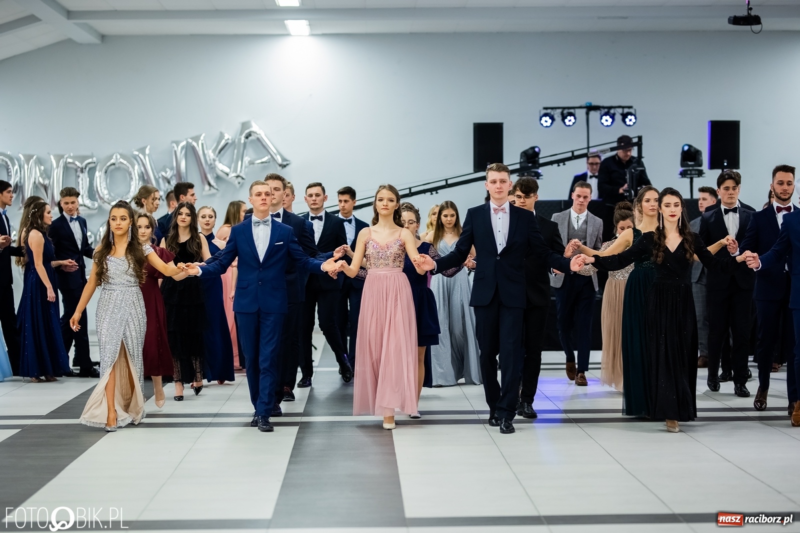 Zdjęcie w galerii na portalu naszraciborz.pl: Bal maturalny II LO w Zakrzowie [FOTO i WIDEO] wiadomości z regionu