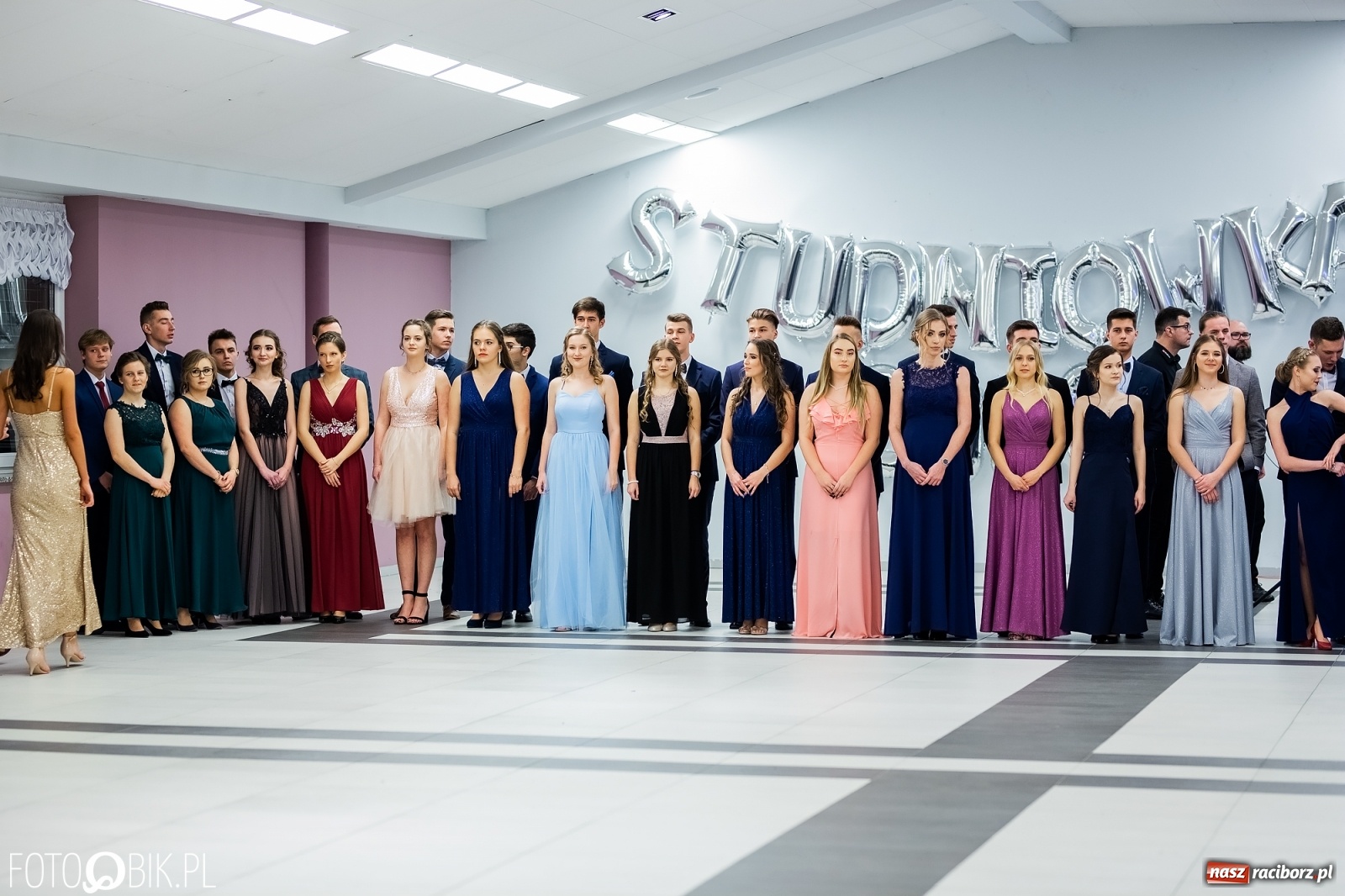 Zdjęcie w galerii na portalu naszraciborz.pl: Bal maturalny II LO w Zakrzowie [FOTO i WIDEO] wiadomości z regionu