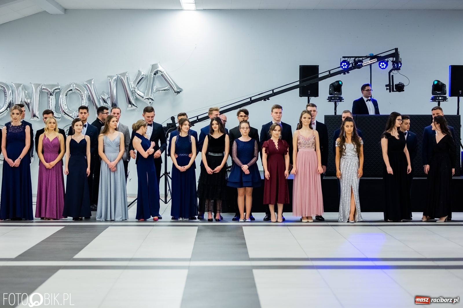 Zdjęcie w galerii na portalu naszraciborz.pl: Bal maturalny II LO w Zakrzowie [FOTO i WIDEO] wiadomości z regionu