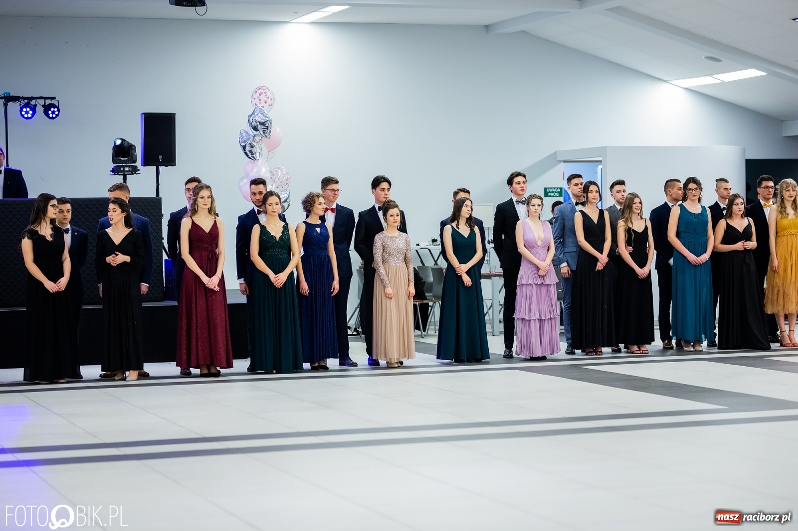 Zdjęcie w galerii na portalu naszraciborz.pl: Bal maturalny II LO w Zakrzowie [FOTO i WIDEO] wiadomości z regionu