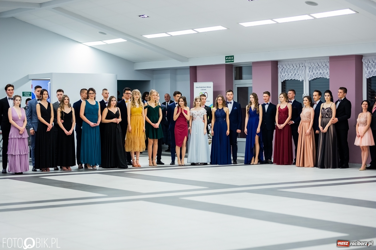 Zdjęcie w galerii na portalu naszraciborz.pl: Bal maturalny II LO w Zakrzowie [FOTO i WIDEO] wiadomości z regionu