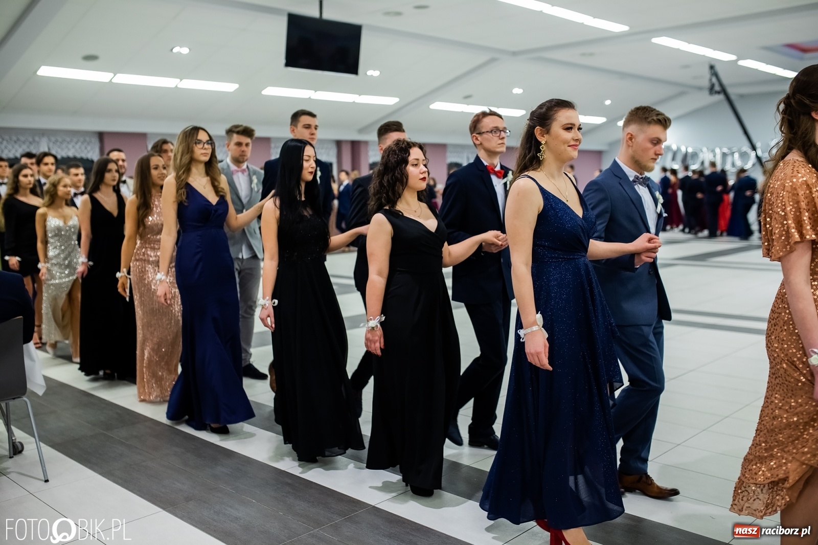 Zdjęcie w galerii na portalu naszraciborz.pl: Bal maturalny II LO w Zakrzowie [FOTO i WIDEO] wiadomości z regionu