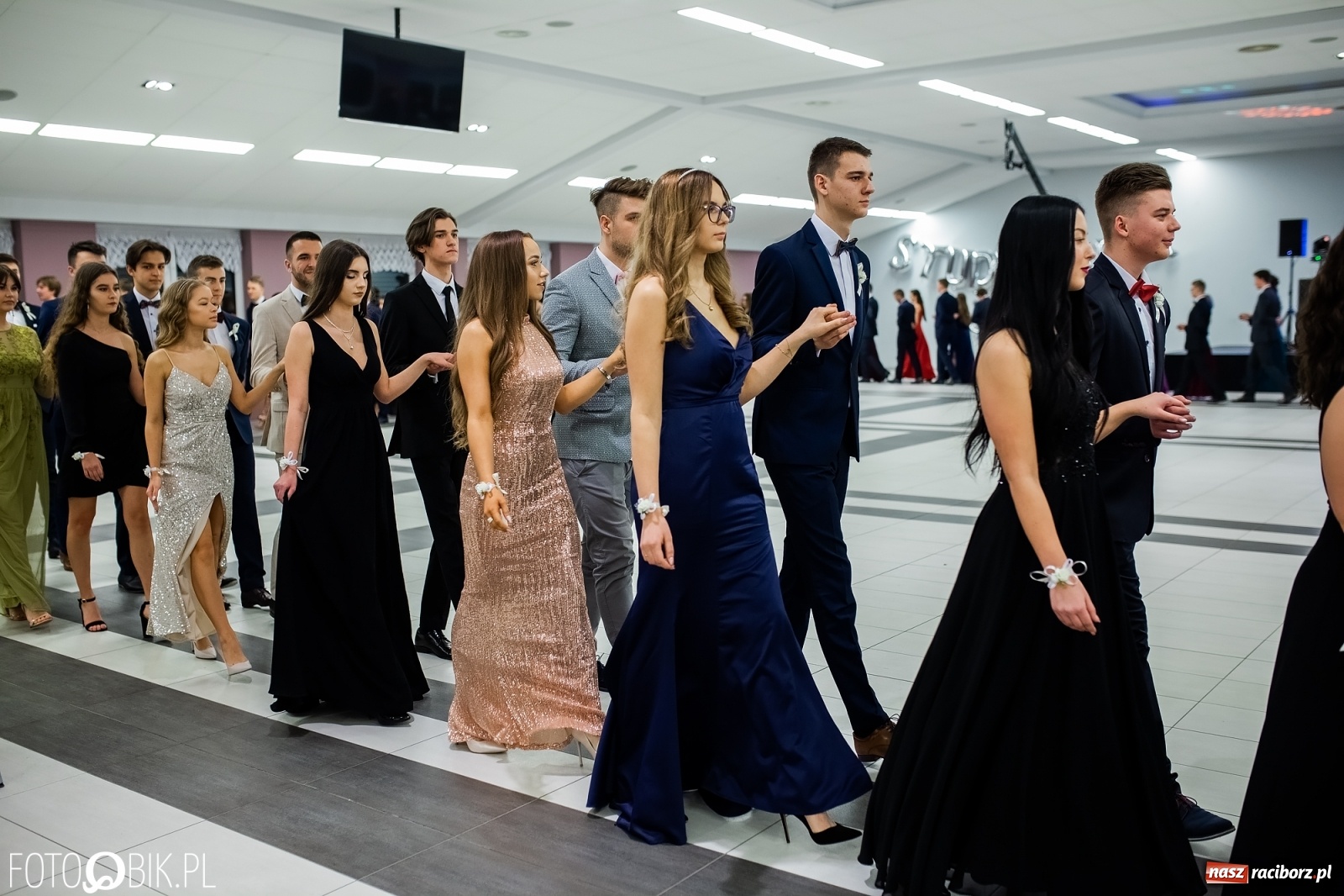 Zdjęcie w galerii na portalu naszraciborz.pl: Bal maturalny II LO w Zakrzowie [FOTO i WIDEO] wiadomości z regionu