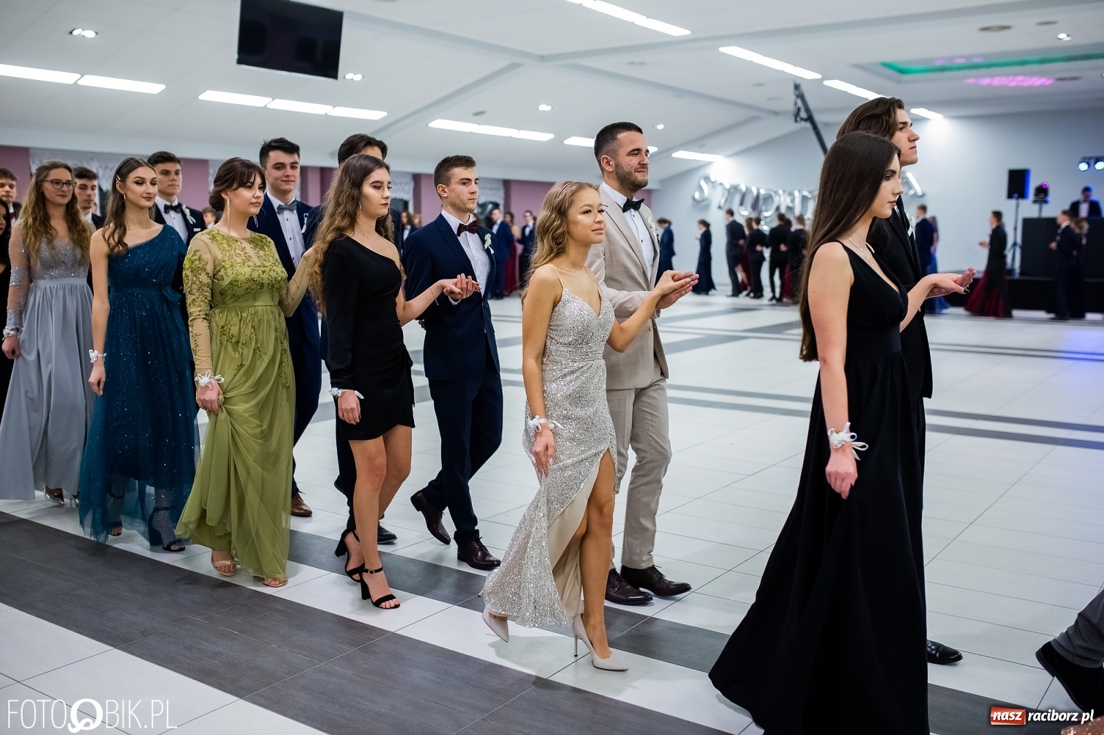 Zdjęcie w galerii na portalu naszraciborz.pl: Bal maturalny II LO w Zakrzowie [FOTO i WIDEO] wiadomości z regionu