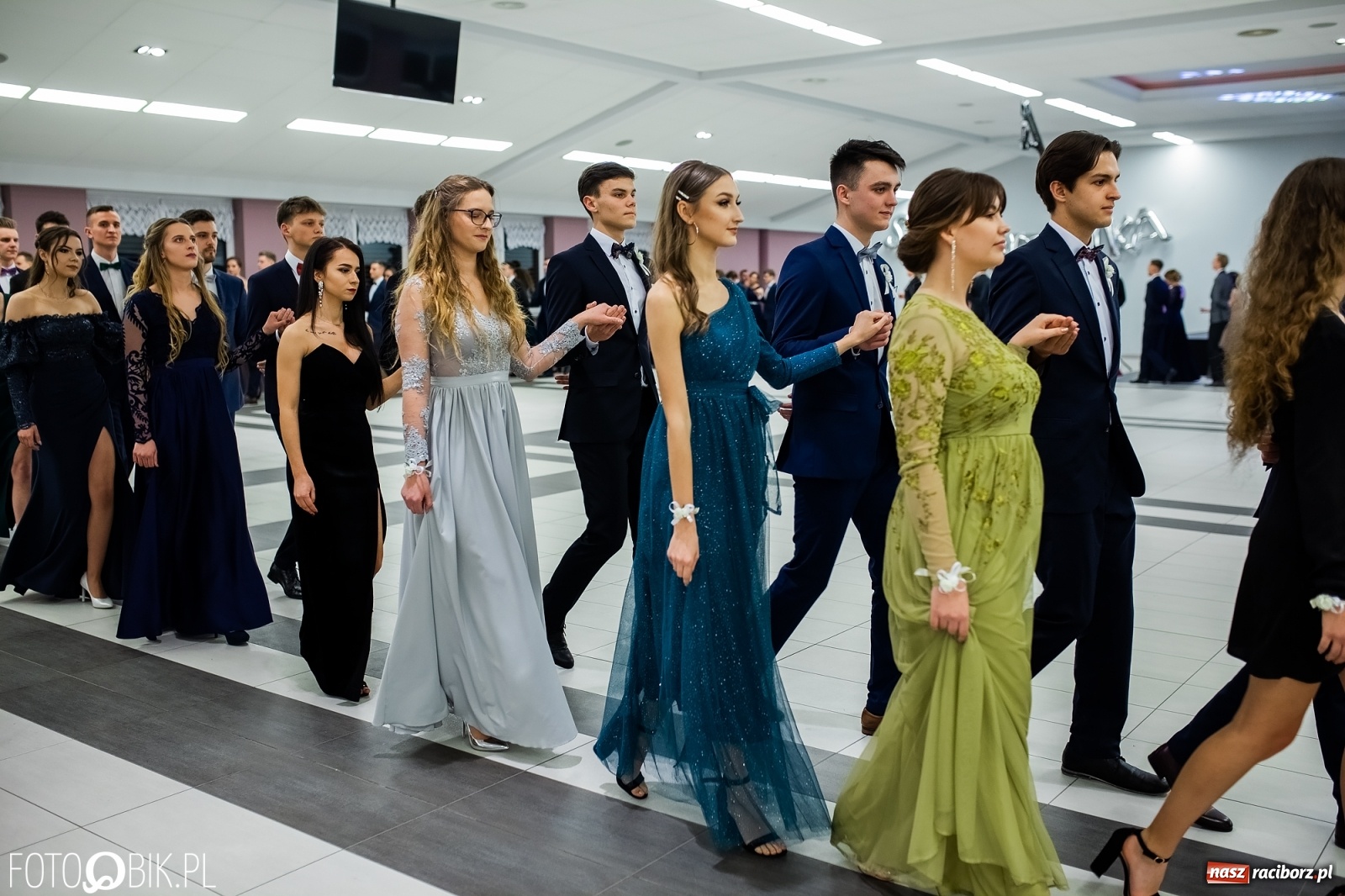 Zdjęcie w galerii na portalu naszraciborz.pl: Bal maturalny II LO w Zakrzowie [FOTO i WIDEO] wiadomości z regionu