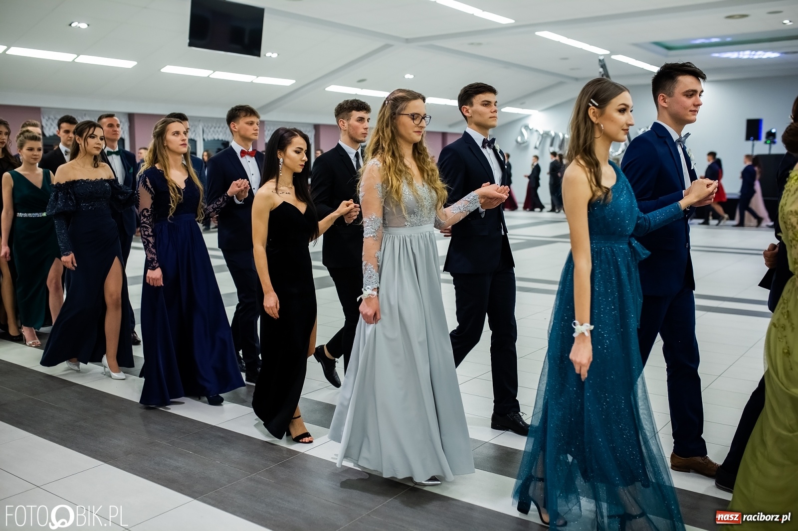 Zdjęcie w galerii na portalu naszraciborz.pl: Bal maturalny II LO w Zakrzowie [FOTO i WIDEO] wiadomości z regionu