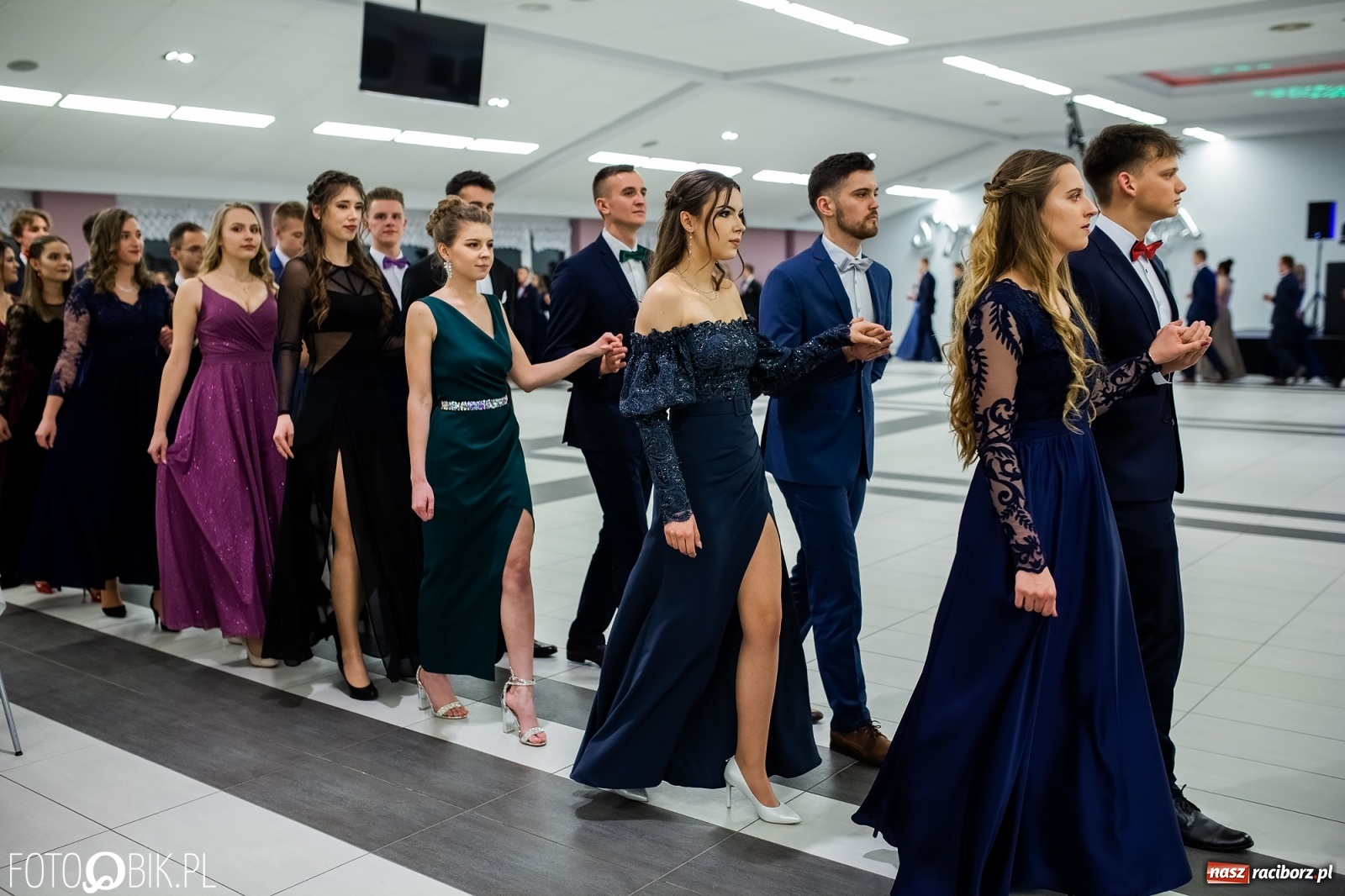 Zdjęcie w galerii na portalu naszraciborz.pl: Bal maturalny II LO w Zakrzowie [FOTO i WIDEO] wiadomości z regionu