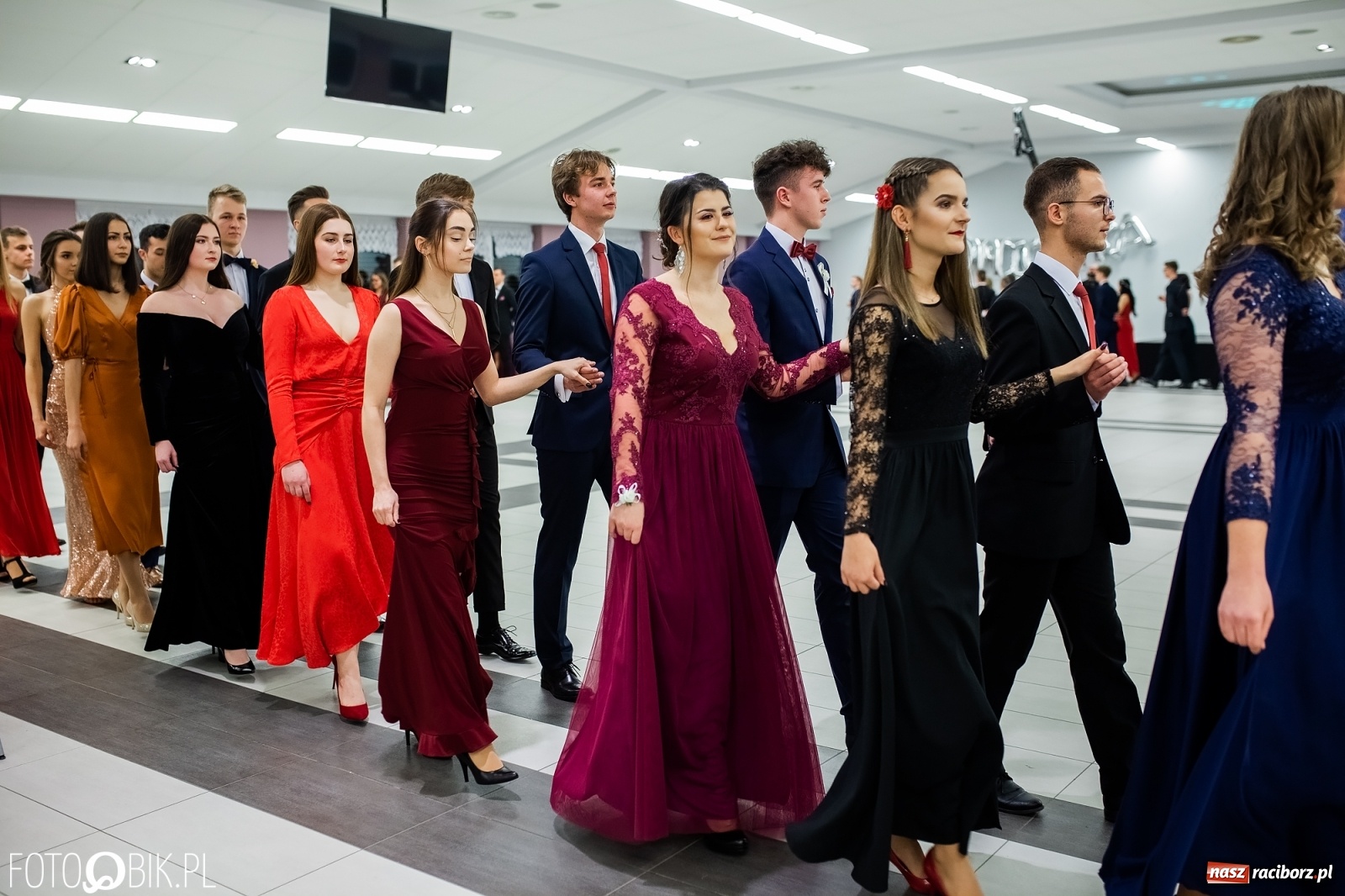 Zdjęcie w galerii na portalu naszraciborz.pl: Bal maturalny II LO w Zakrzowie [FOTO i WIDEO] wiadomości z regionu