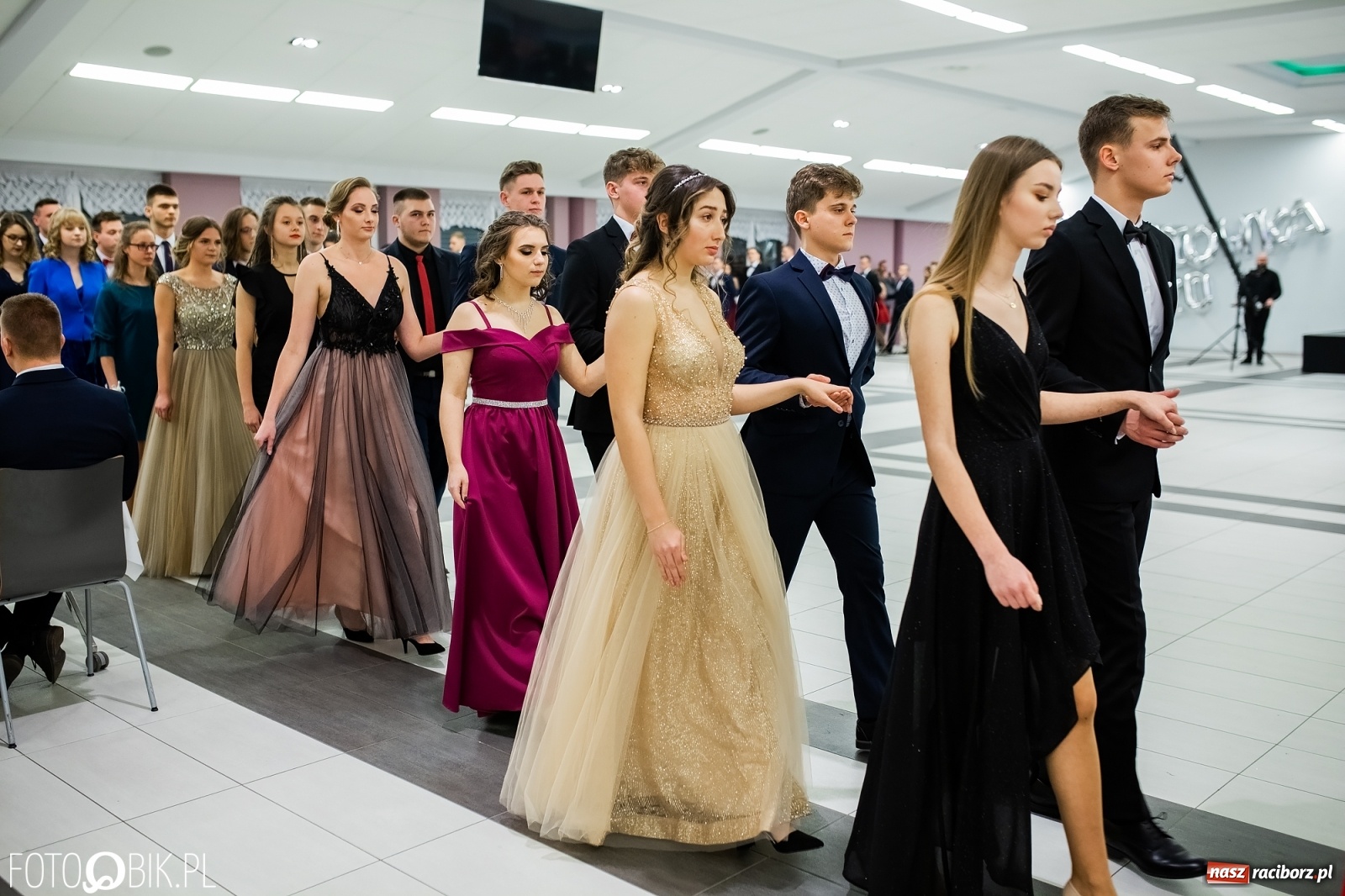 Zdjęcie w galerii na portalu naszraciborz.pl: Bal maturalny II LO w Zakrzowie [FOTO i WIDEO] wiadomości z regionu