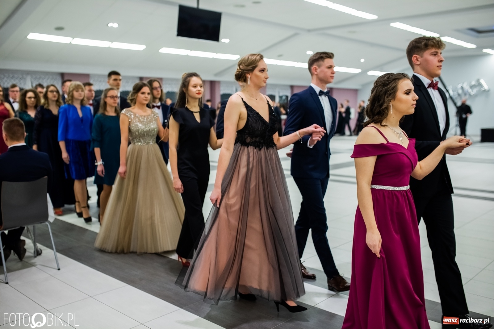 Zdjęcie w galerii na portalu naszraciborz.pl: Bal maturalny II LO w Zakrzowie [FOTO i WIDEO] wiadomości z regionu