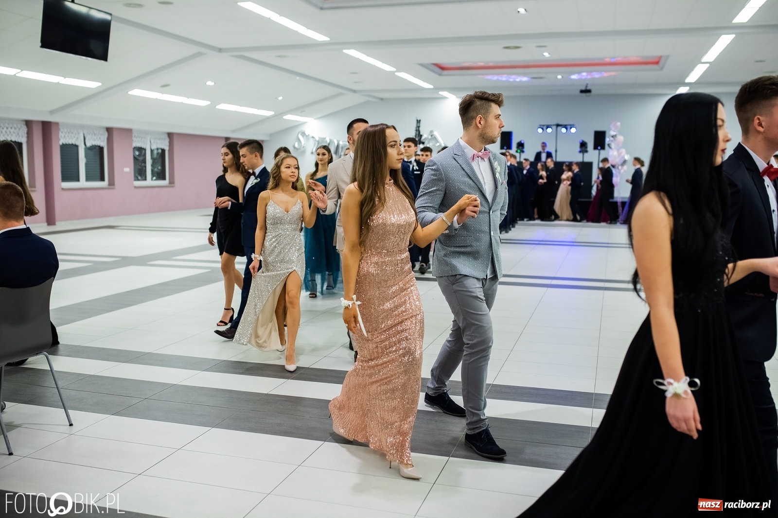 Zdjęcie w galerii na portalu naszraciborz.pl: Bal maturalny II LO w Zakrzowie [FOTO i WIDEO] wiadomości z regionu