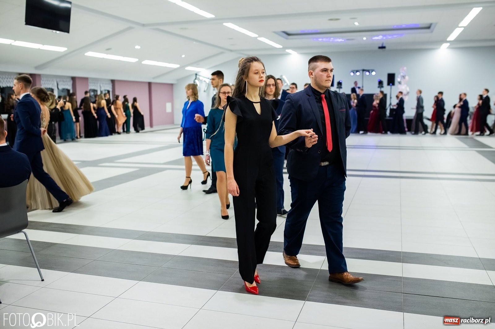 Zdjęcie w galerii na portalu naszraciborz.pl: Bal maturalny II LO w Zakrzowie [FOTO i WIDEO] wiadomości z regionu