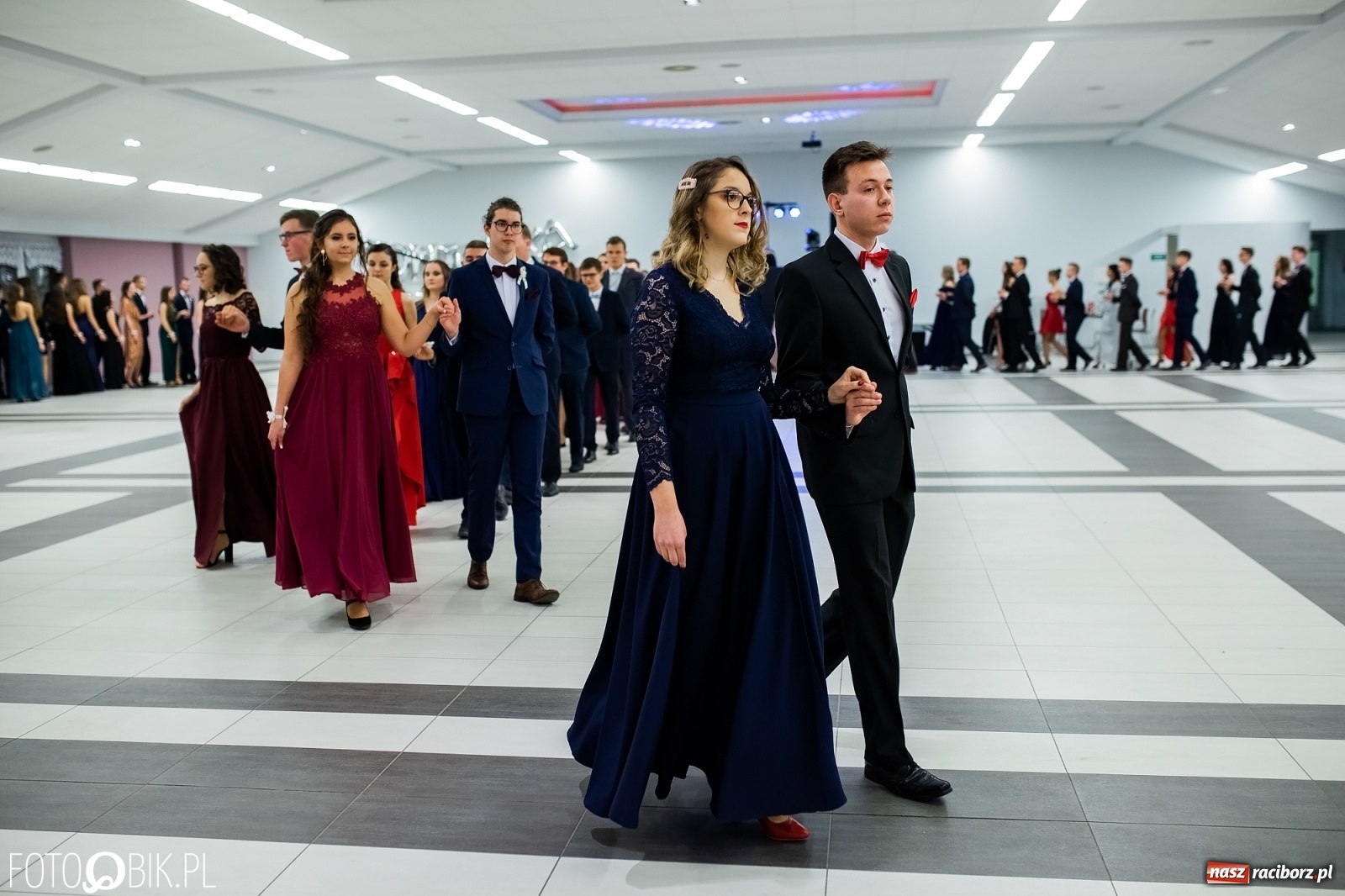 Zdjęcie w galerii na portalu naszraciborz.pl: Bal maturalny II LO w Zakrzowie [FOTO i WIDEO] wiadomości z regionu