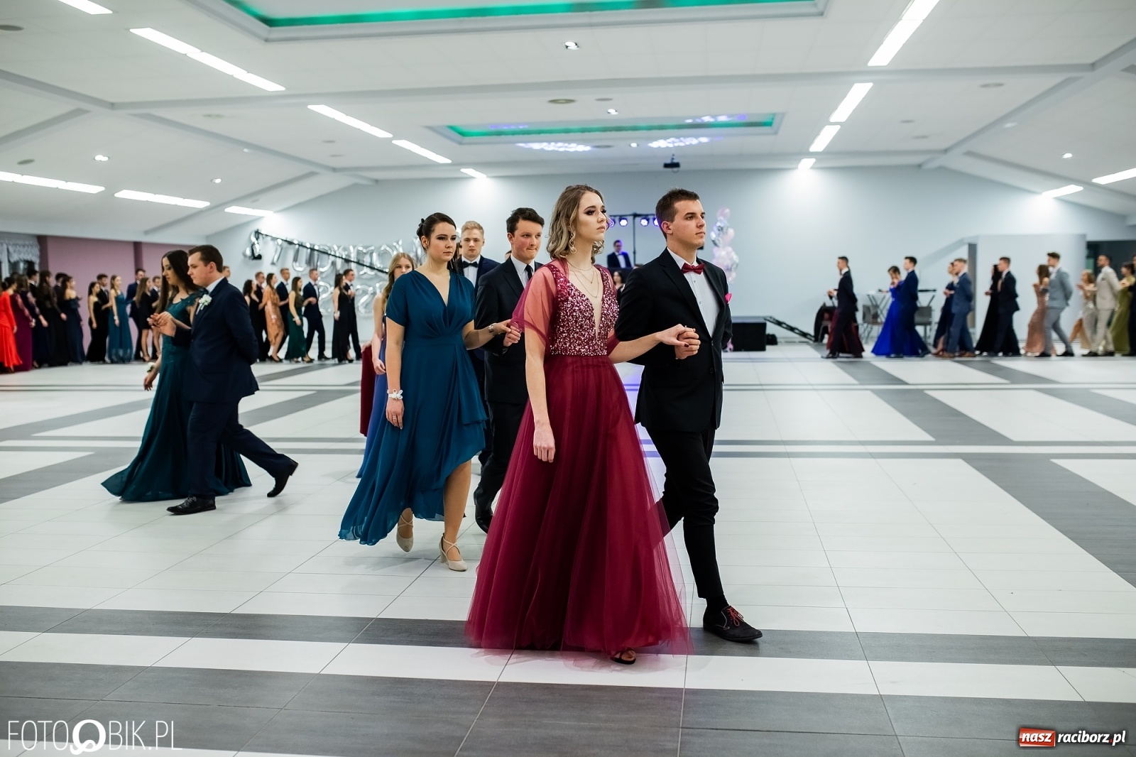 Zdjęcie w galerii na portalu naszraciborz.pl: Bal maturalny II LO w Zakrzowie [FOTO i WIDEO] wiadomości z regionu