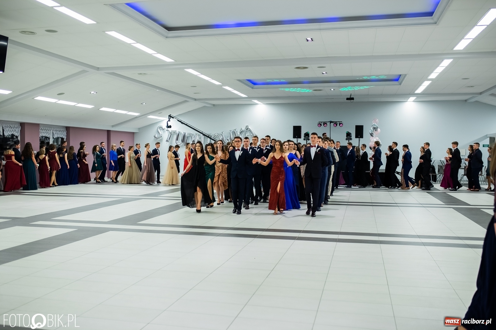 Zdjęcie w galerii na portalu naszraciborz.pl: Bal maturalny II LO w Zakrzowie [FOTO i WIDEO] wiadomości z regionu