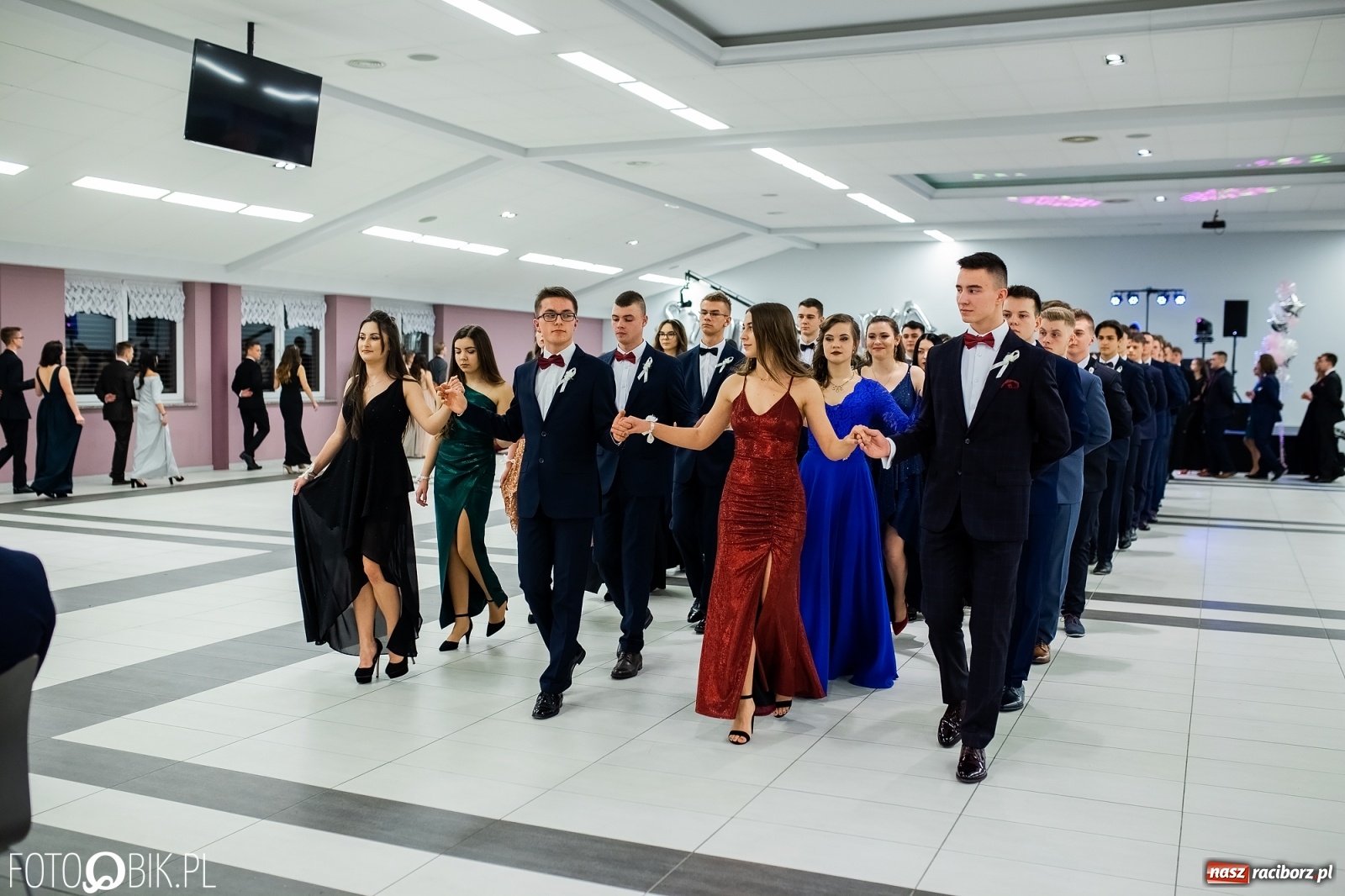 Zdjęcie w galerii na portalu naszraciborz.pl: Bal maturalny II LO w Zakrzowie [FOTO i WIDEO] wiadomości z regionu