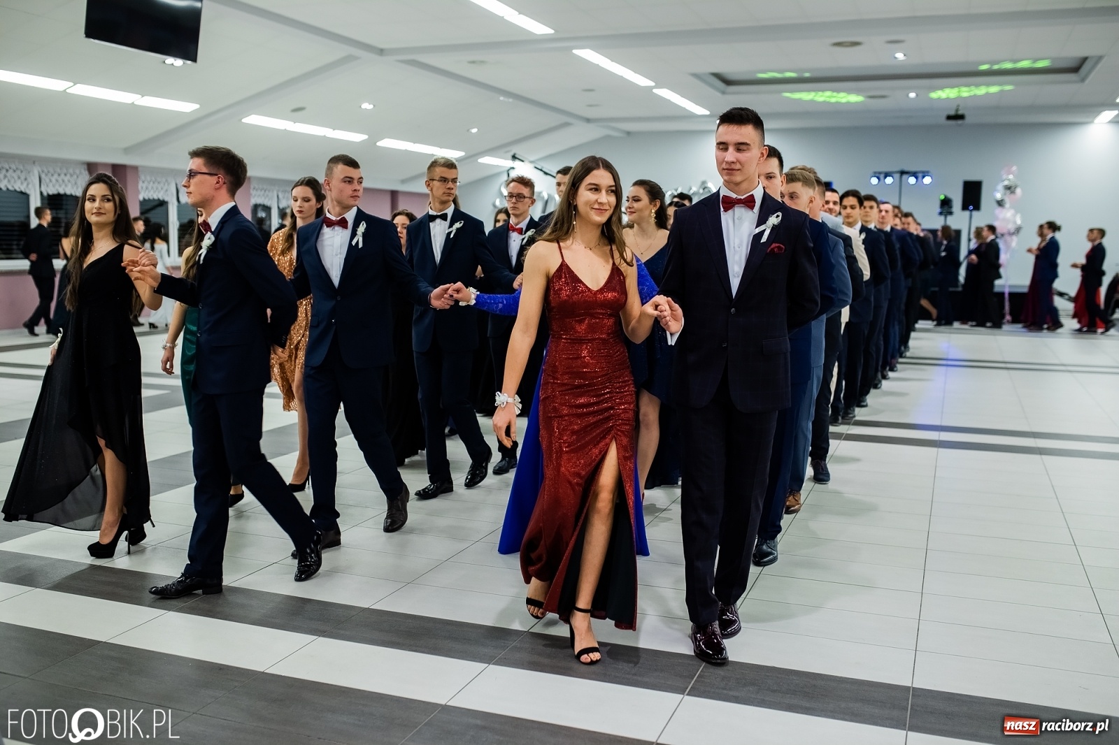 Zdjęcie w galerii na portalu naszraciborz.pl: Bal maturalny II LO w Zakrzowie [FOTO i WIDEO] wiadomości z regionu