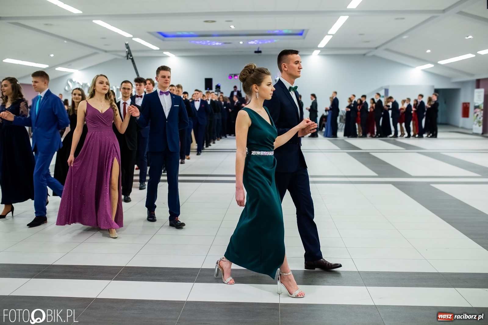 Zdjęcie w galerii na portalu naszraciborz.pl: Bal maturalny II LO w Zakrzowie [FOTO i WIDEO] wiadomości z regionu