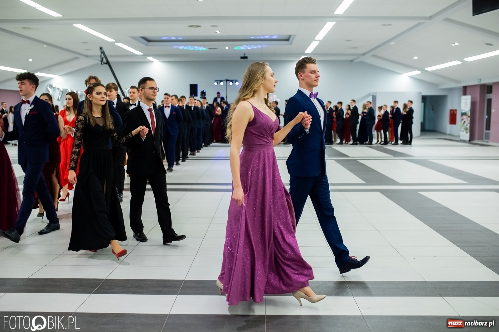 Zdjęcie w galerii na portalu naszraciborz.pl: Bal maturalny II LO w Zakrzowie [FOTO i WIDEO] wiadomości z regionu