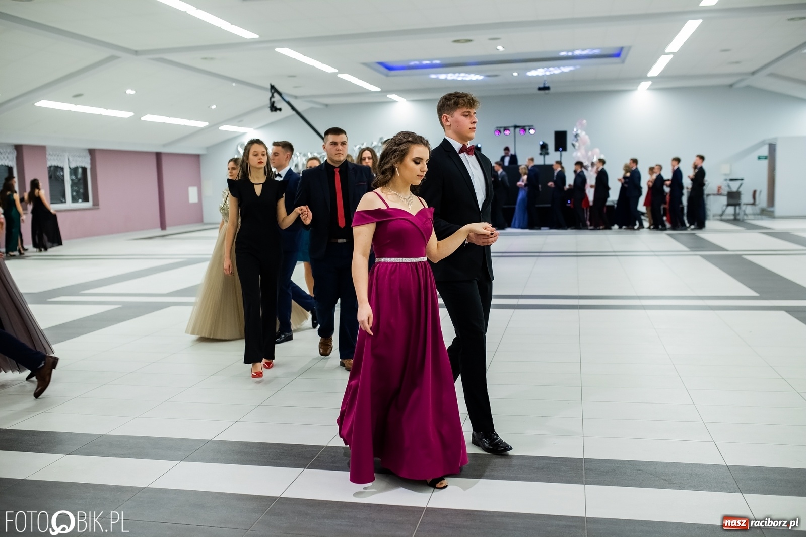 Zdjęcie w galerii na portalu naszraciborz.pl: Bal maturalny II LO w Zakrzowie [FOTO i WIDEO] wiadomości z regionu