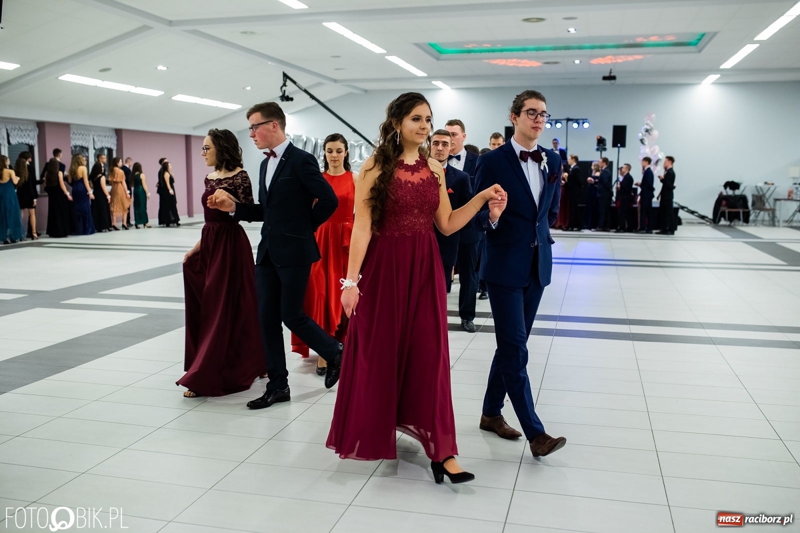 Zdjęcie w galerii na portalu naszraciborz.pl: Bal maturalny II LO w Zakrzowie [FOTO i WIDEO] wiadomości z regionu