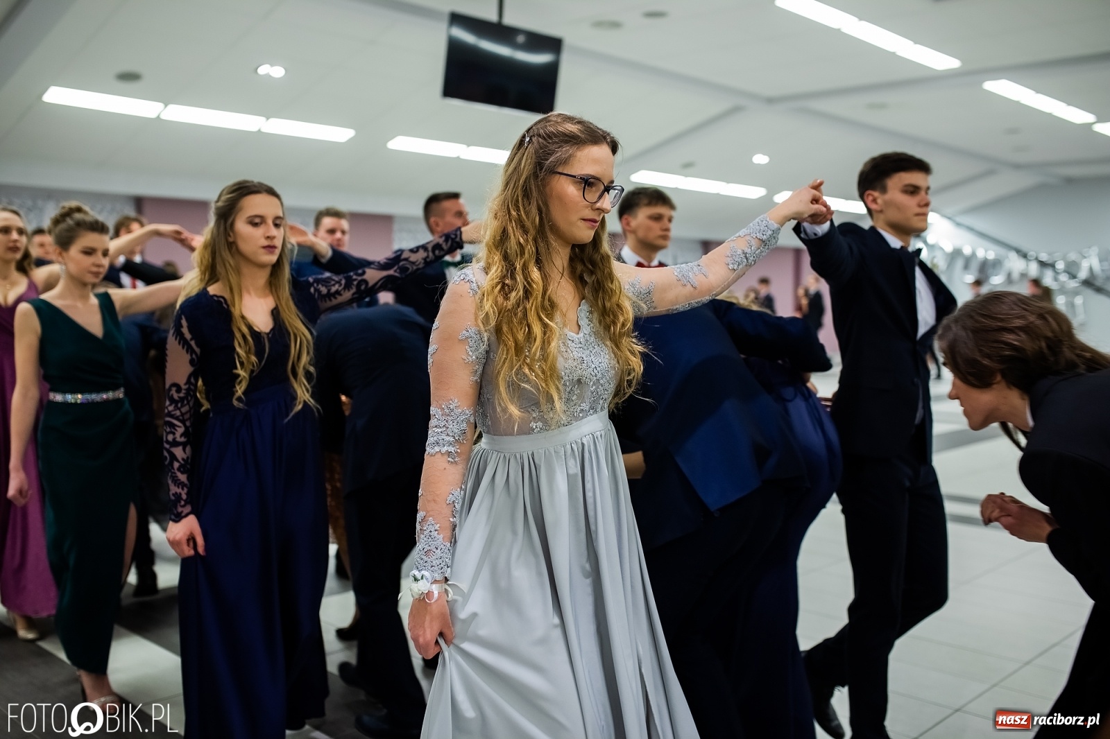 Zdjęcie w galerii na portalu naszraciborz.pl: Bal maturalny II LO w Zakrzowie [FOTO i WIDEO] wiadomości z regionu