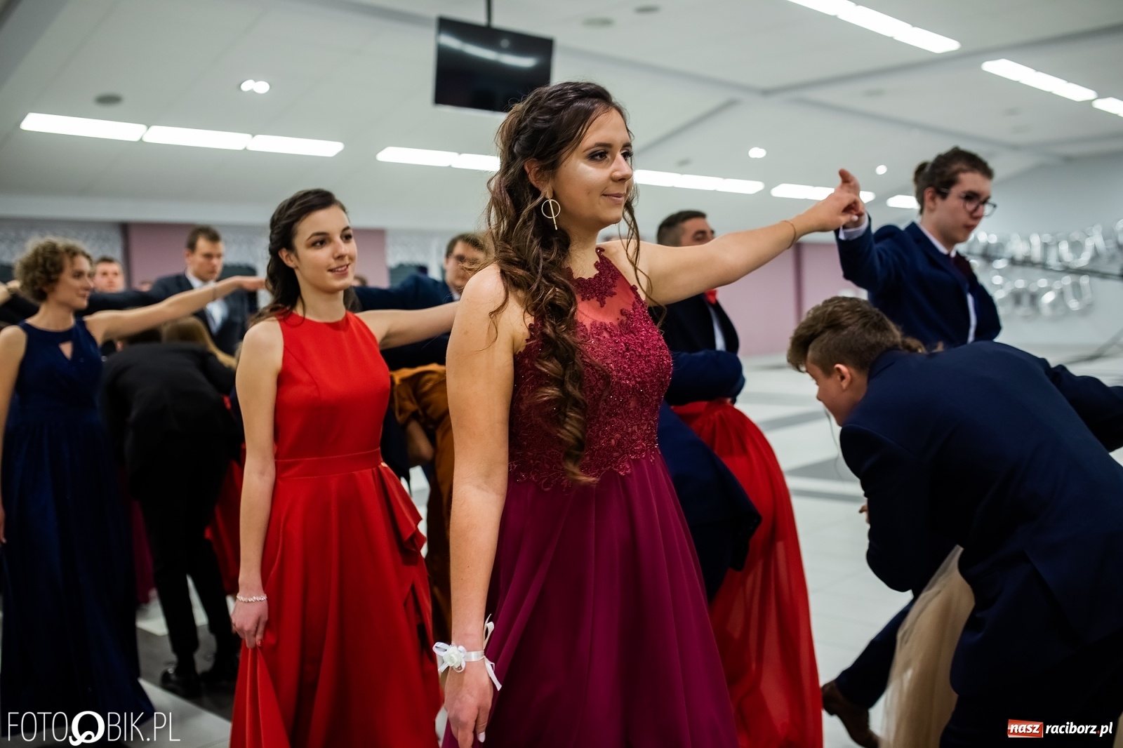 Zdjęcie w galerii na portalu naszraciborz.pl: Bal maturalny II LO w Zakrzowie [FOTO i WIDEO] wiadomości z regionu