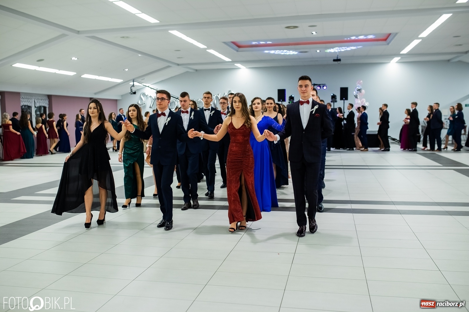 Zdjęcie w galerii na portalu naszraciborz.pl: Bal maturalny II LO w Zakrzowie [FOTO i WIDEO] wiadomości z regionu